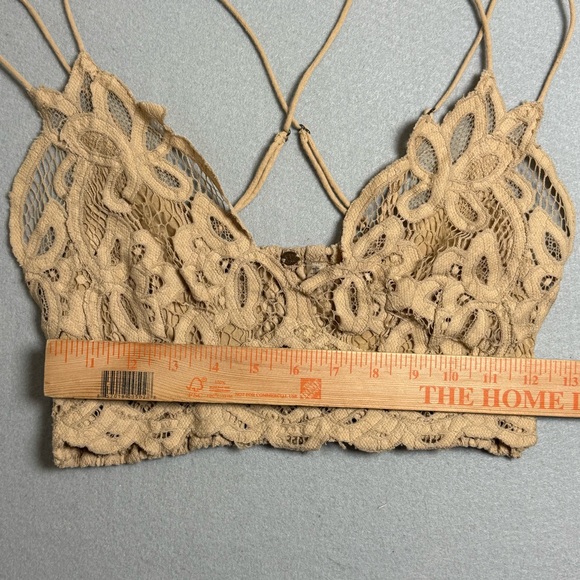 Free People One Adella Bralette Sz Medium Lace Crochet Tan Nude Cross Strap Boho - Picture 7 of 9